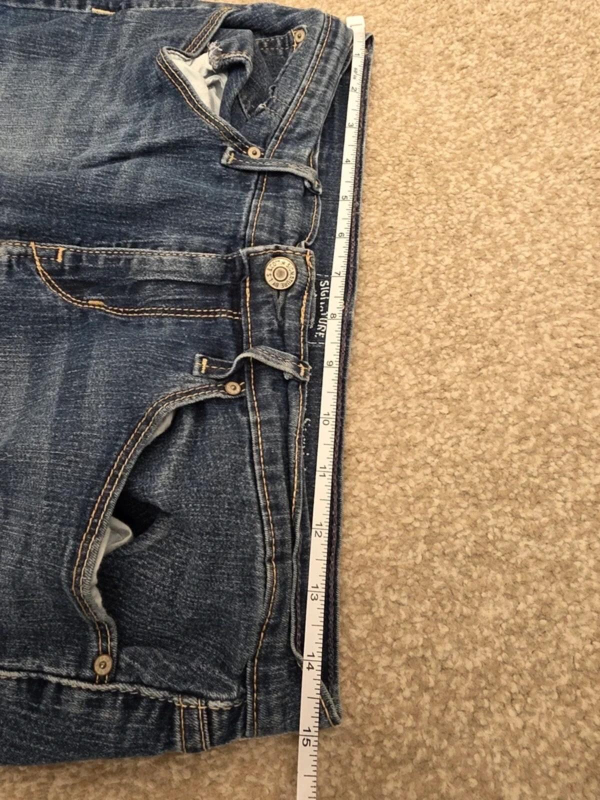 Vintage Y2K Levi’s Curvy Mid Rise Straight Jeans UK Size 10