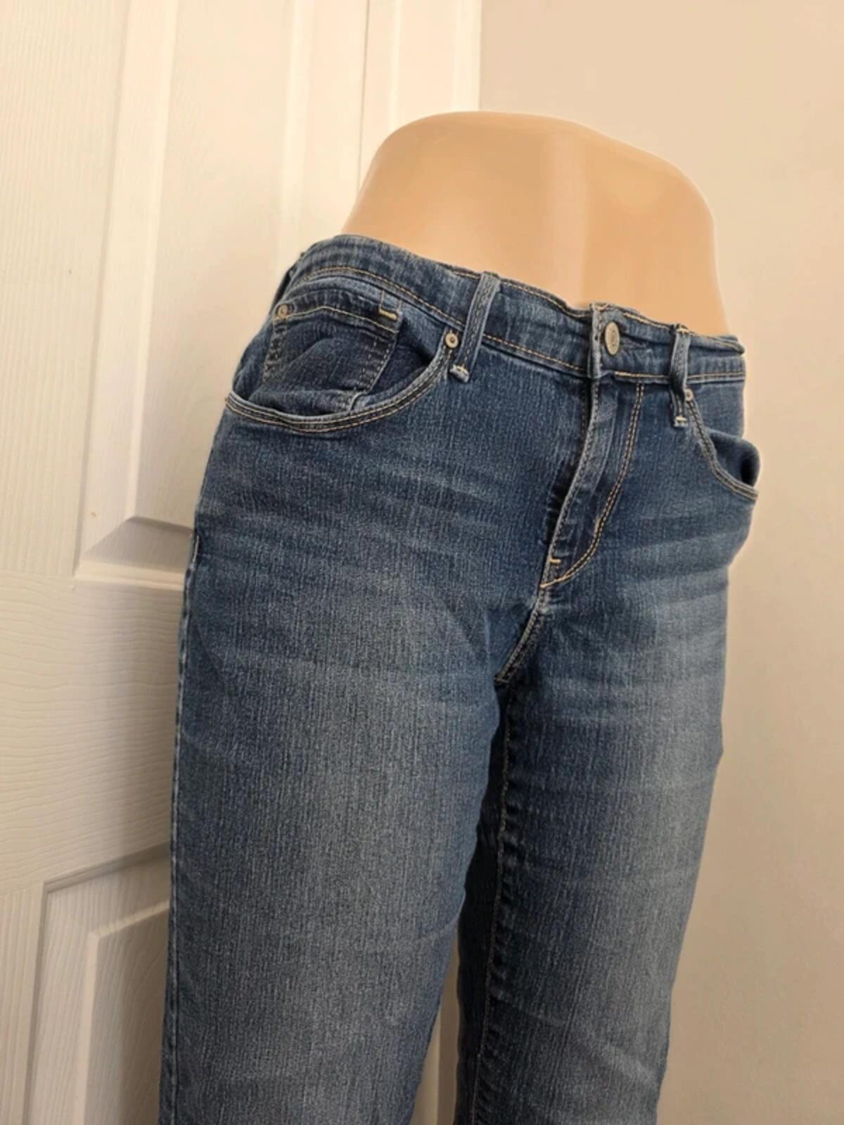 Vintage Y2K Levi’s Curvy Mid Rise Straight Jeans UK Size 10