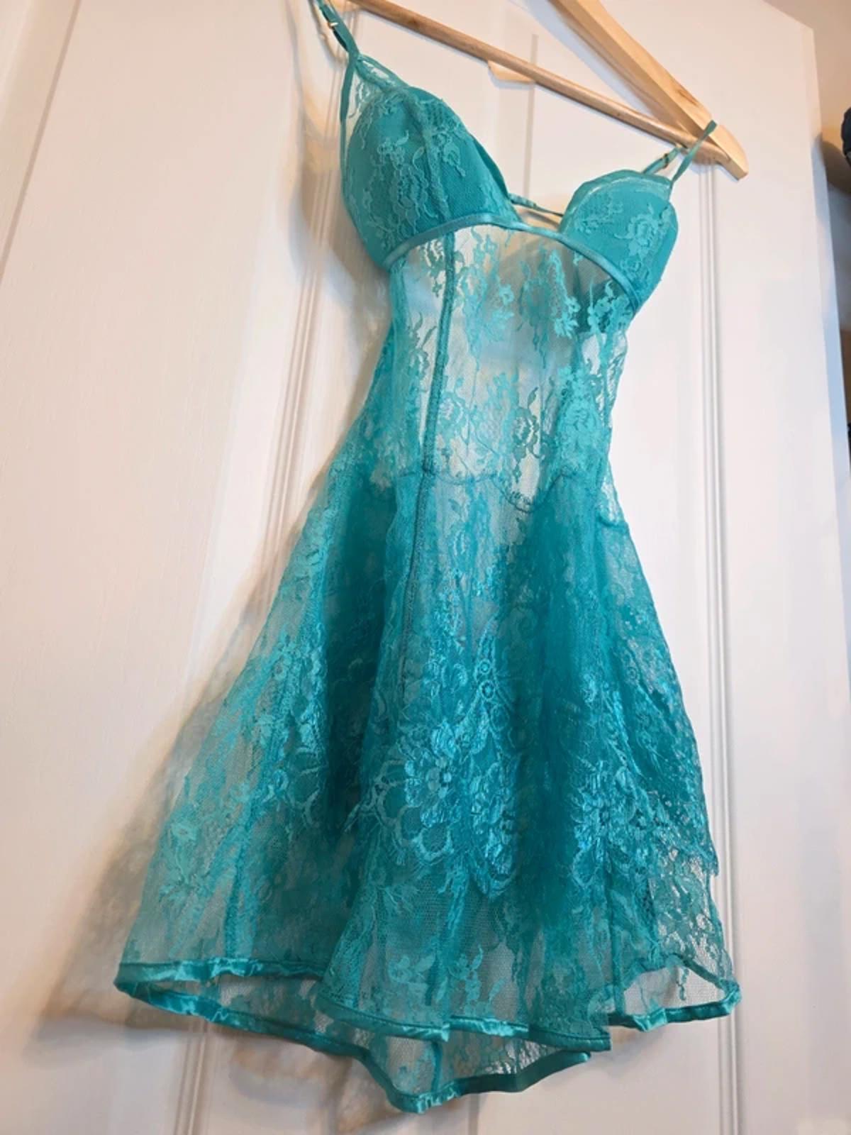 Victoria’s Secret “Very Sexy” Teal Lace Babydoll Nightdress Size S