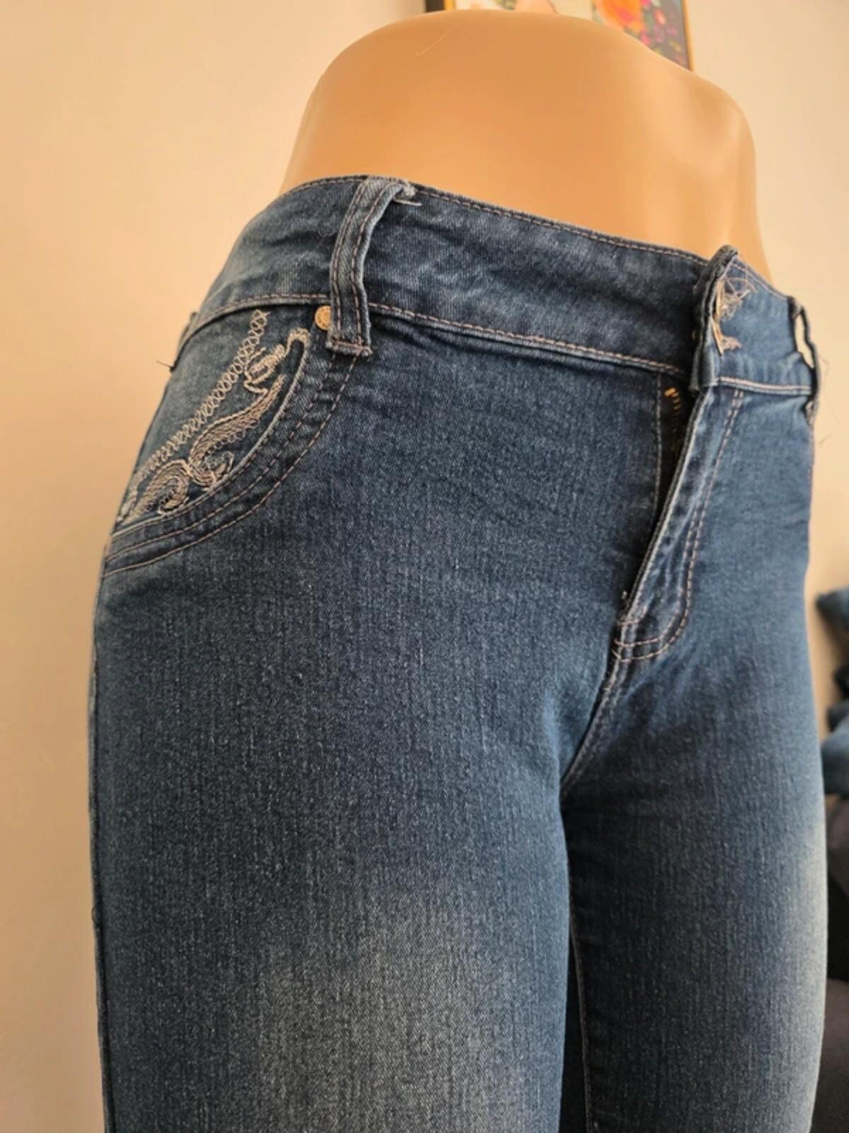 Anita Mid Rise Bootcut Jeans UK Size 14 Petite
