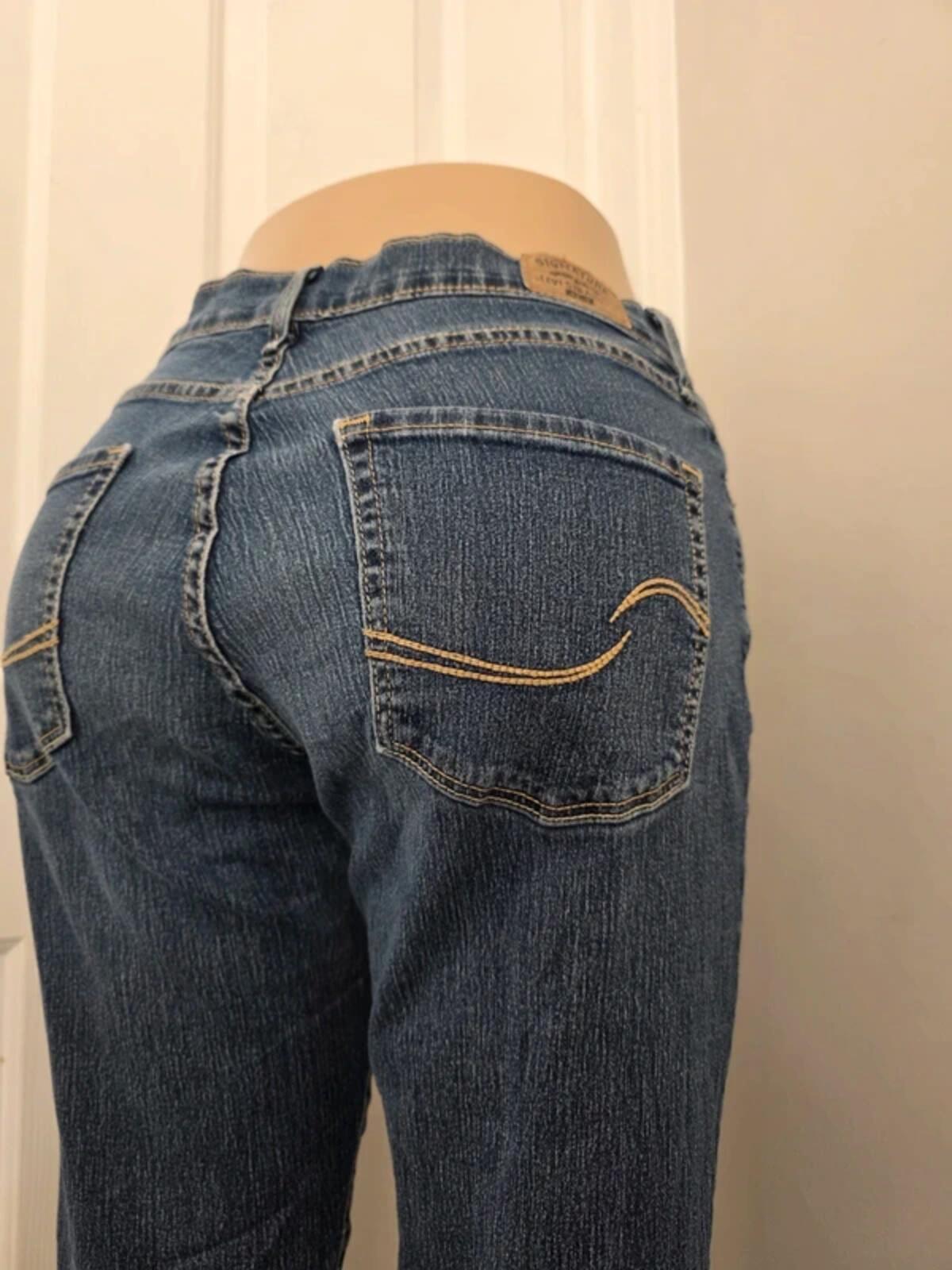 Vintage Y2K Levi’s Curvy Mid Rise Straight Jeans UK Size 10