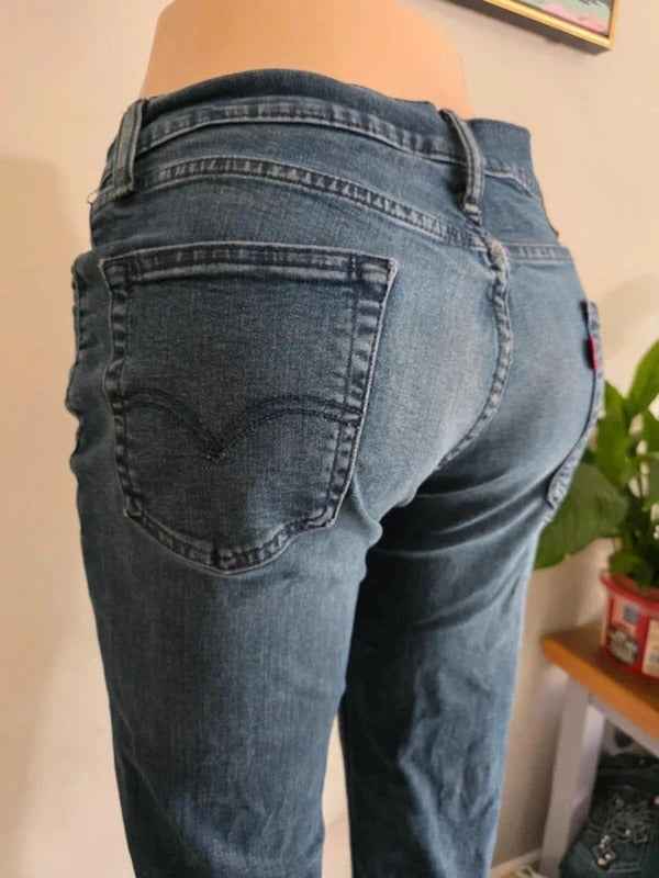Vintage Y2K Levi’s Mid Rise Slim Straight Jeans UK Size 12