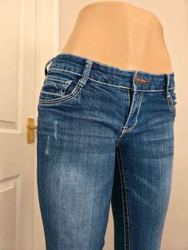 Ariya Low Rise Skinny Bootcut Vintage Y2K Jeans UK Size 8 Petite