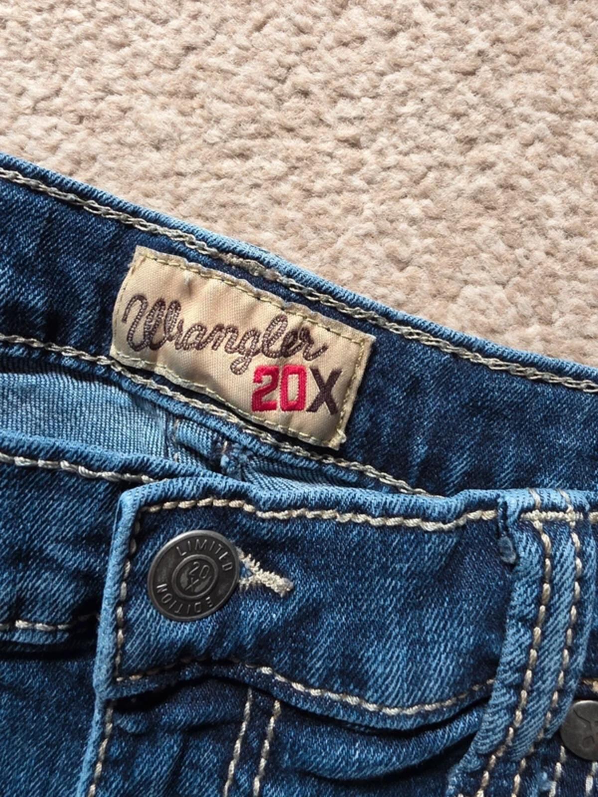 Wrangler low rise bootcut jeans UK Size 8 petite
