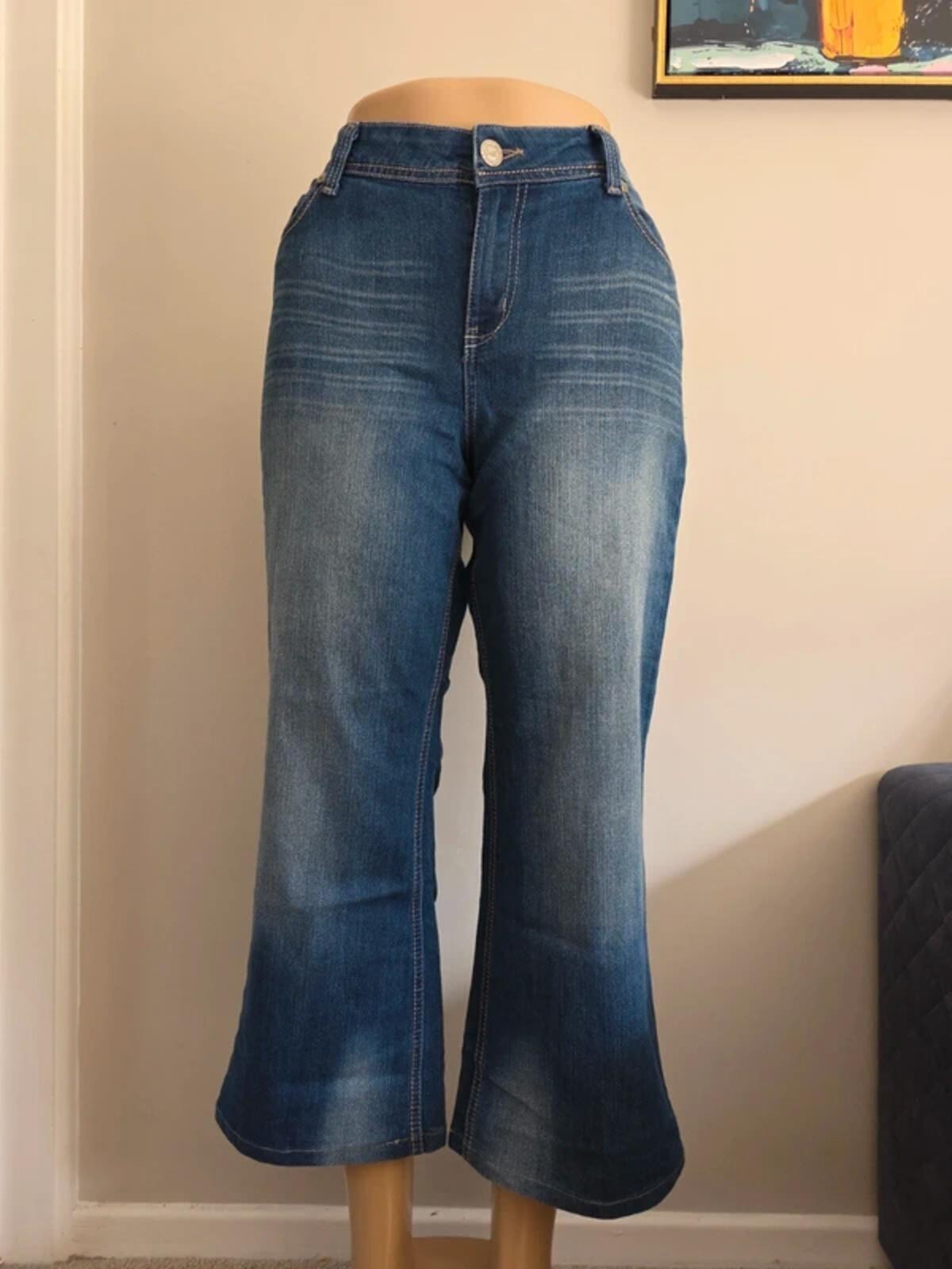 L.E.I Mid Rise Flared Vintage Y2K Jeans UK Size 18 Petite