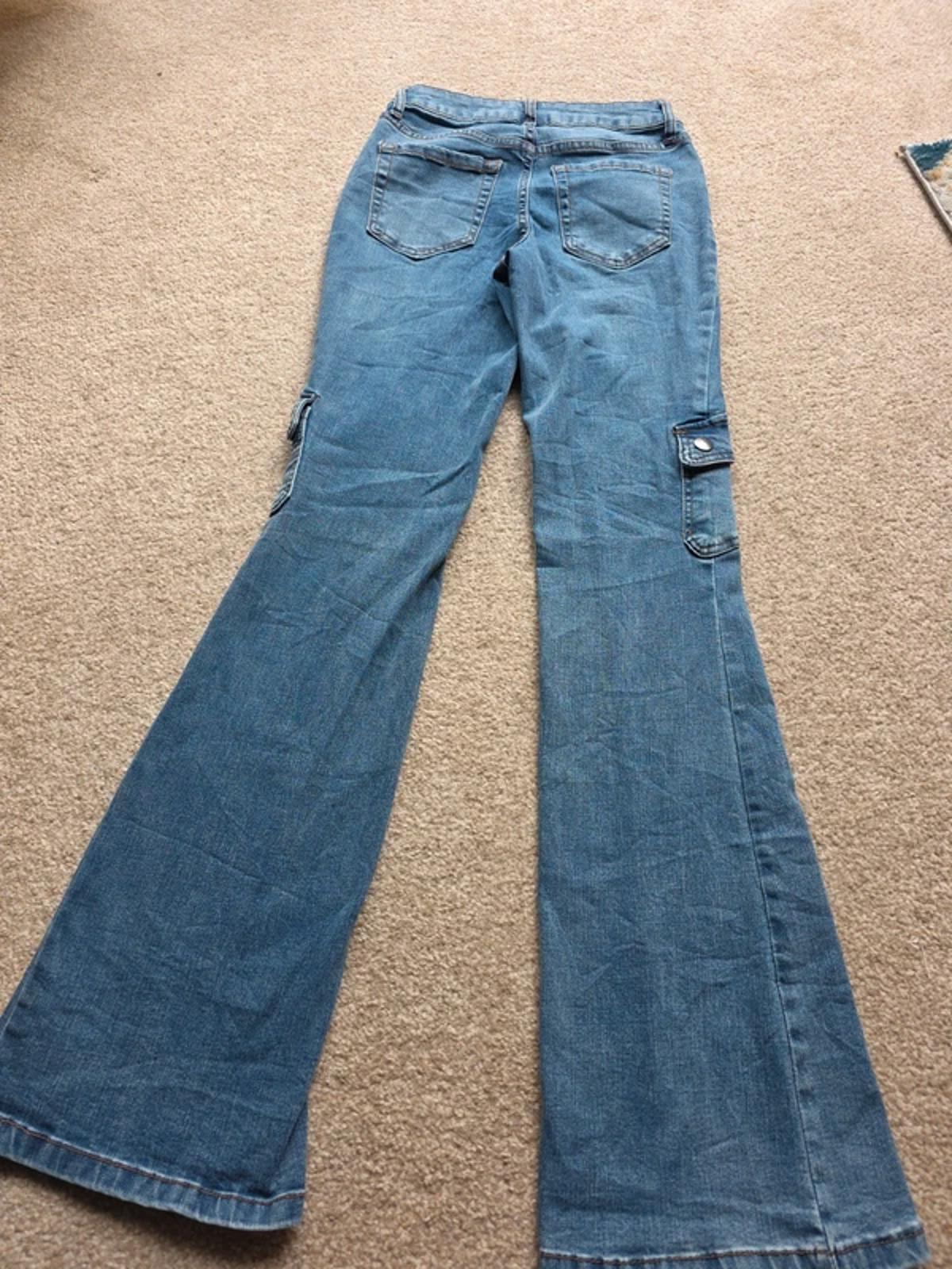 Vintage Y2K Mid Rise No Boundaries Cargo Flare Jeans UK Size 6 .