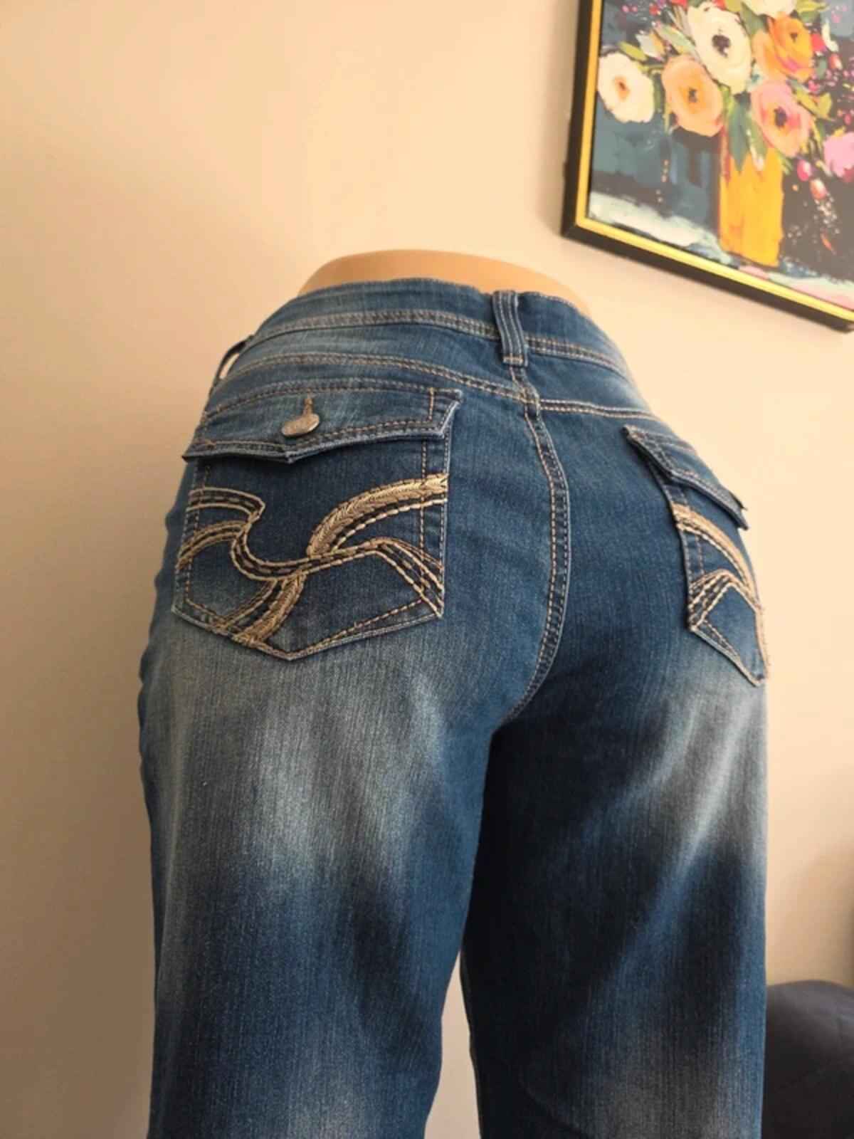 L.E.I Mid Rise Flared Vintage Y2K Jeans UK Size 18 Petite