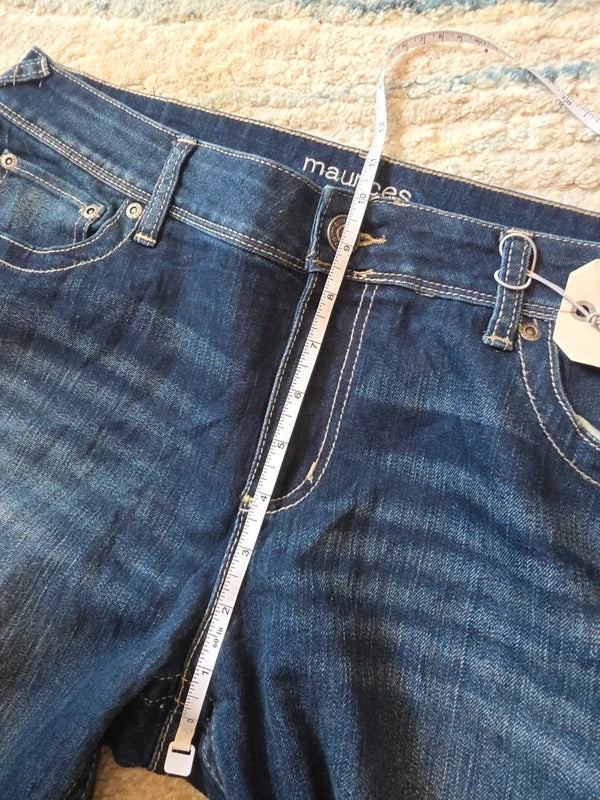 Maurices Mid Rise Relaxed Bootcut Jeans UK Size 14 Petite