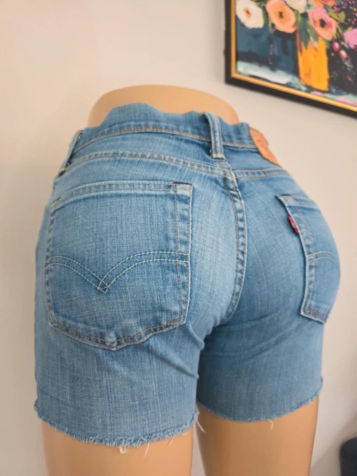Levi's Mid Rise Denim Shorts UK Size 8