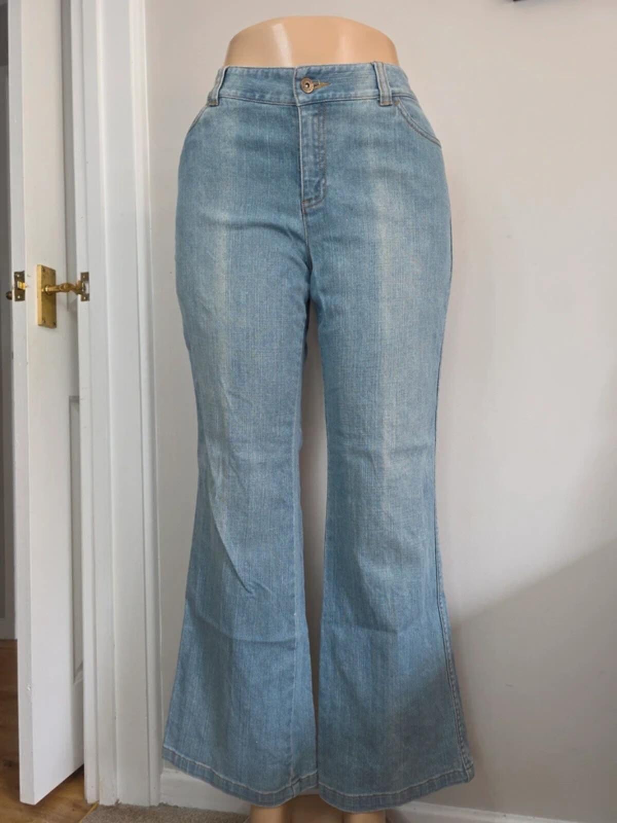 Context Petite Mid Rise Flared Jeans UK Size 16 Petite