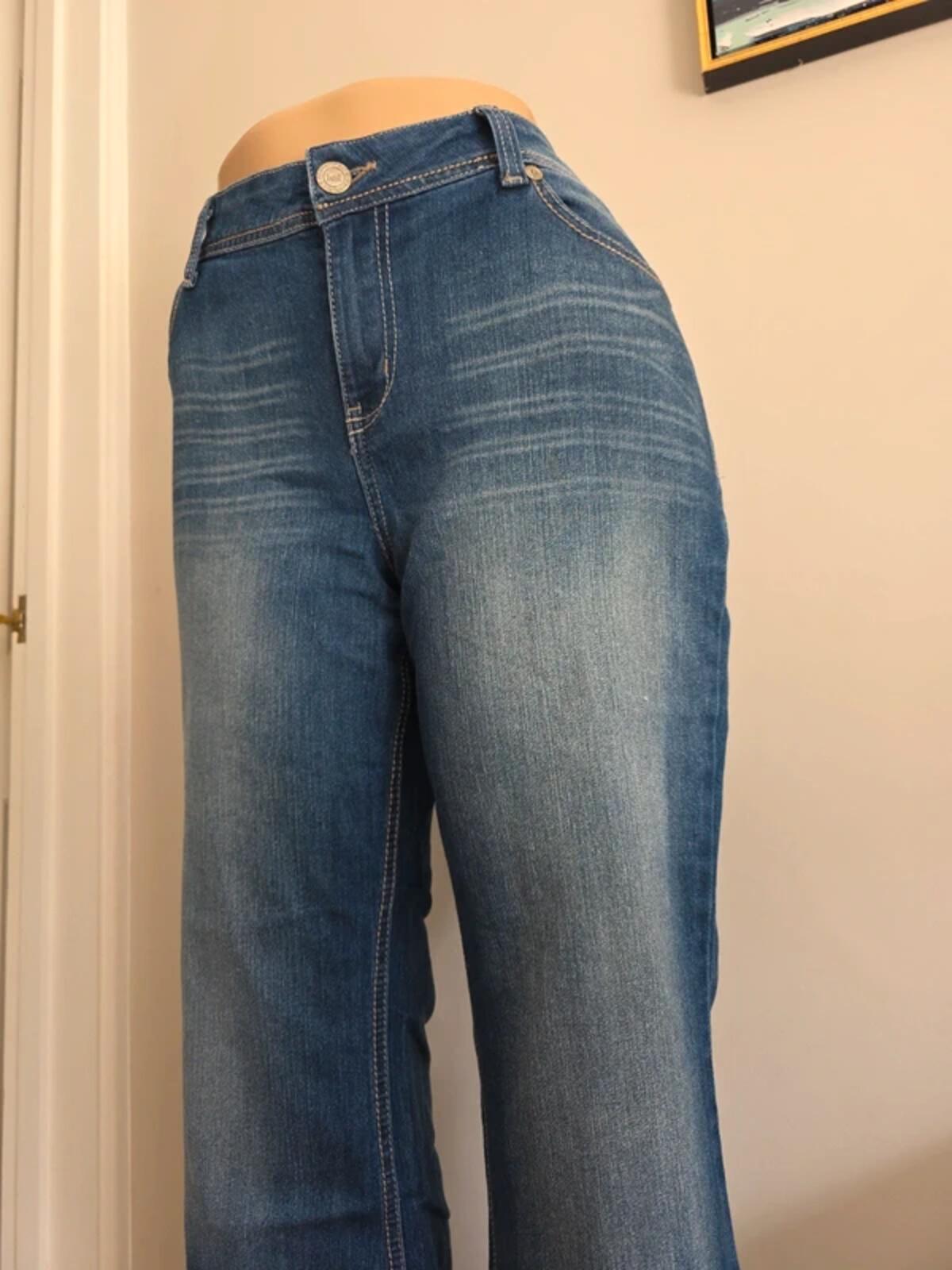 L.E.I Mid Rise Flared Vintage Y2K Jeans UK Size 18 Petite