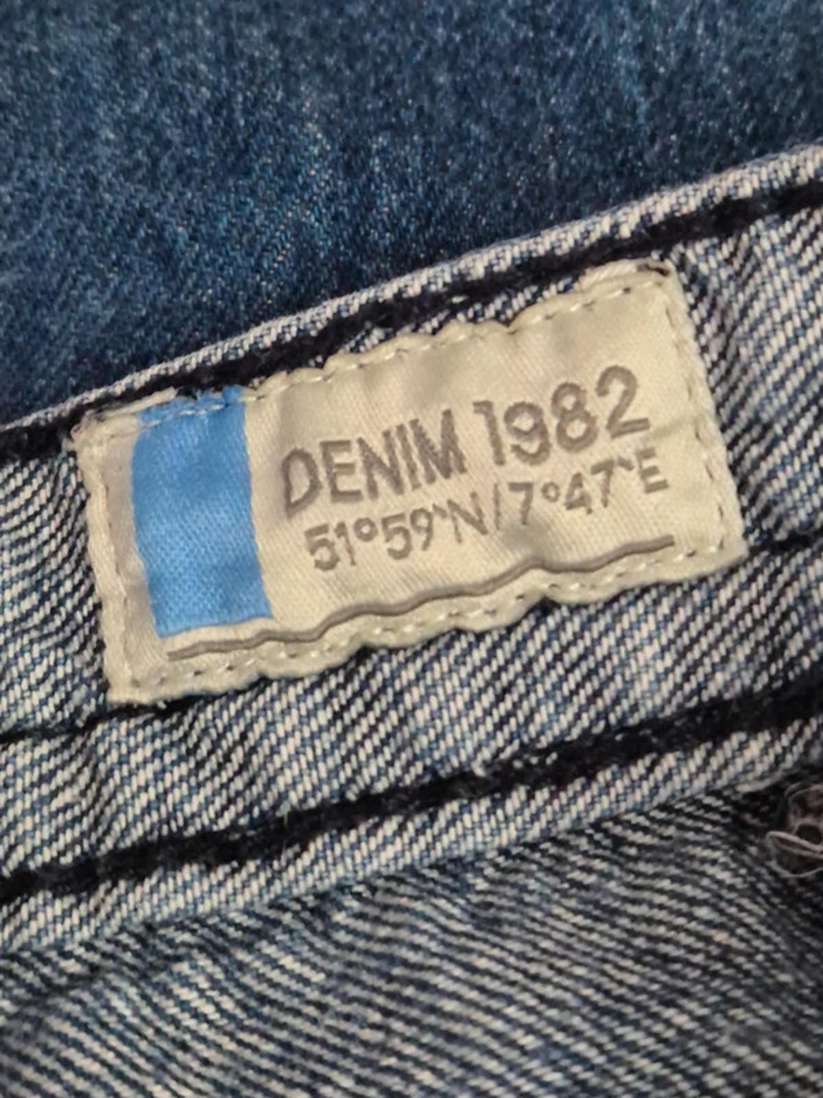 Vintage Y2K Denim 1982 Mid Rise Straight Leg Baggy Jeans UK 12