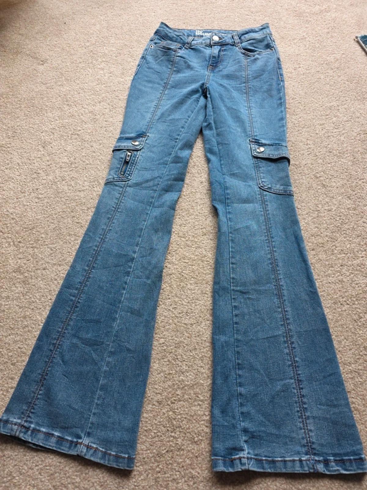 Vintage Y2K Mid Rise No Boundaries Cargo Flare Jeans UK Size 6 .