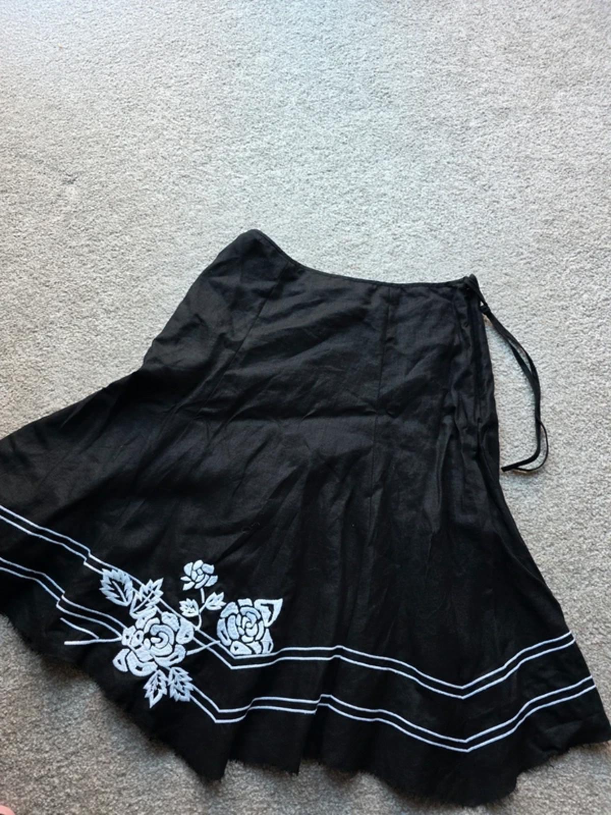 Vintage Y2K Nine West Mid Rise Black Linen Embroidered Skirt UK Size 6-8