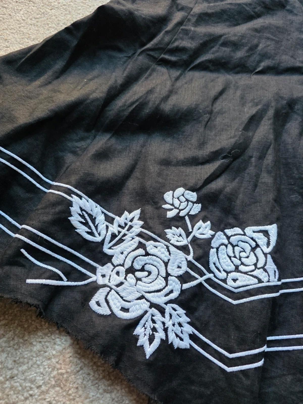Vintage Y2K Nine West Mid Rise Black Linen Embroidered Skirt UK Size 6-8
