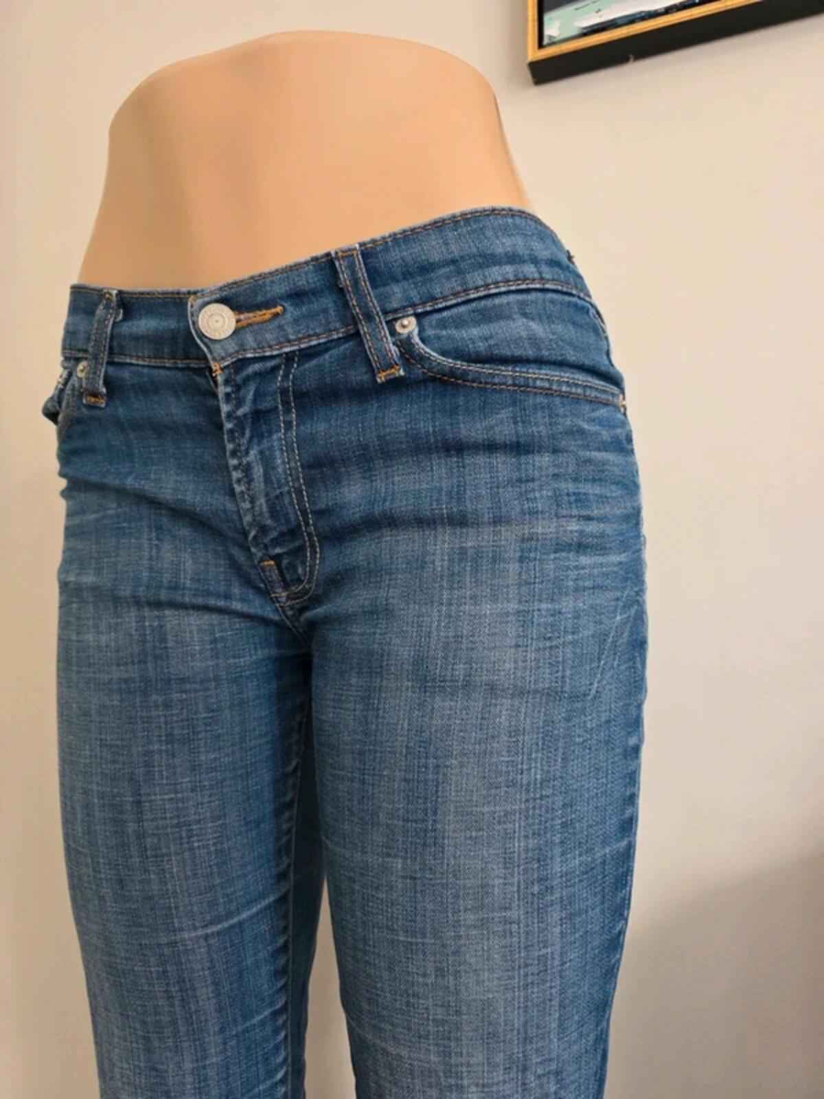 Vintage Y2K Levi’s 10528 Low Rise Straight Leg Jeans UK Size 8