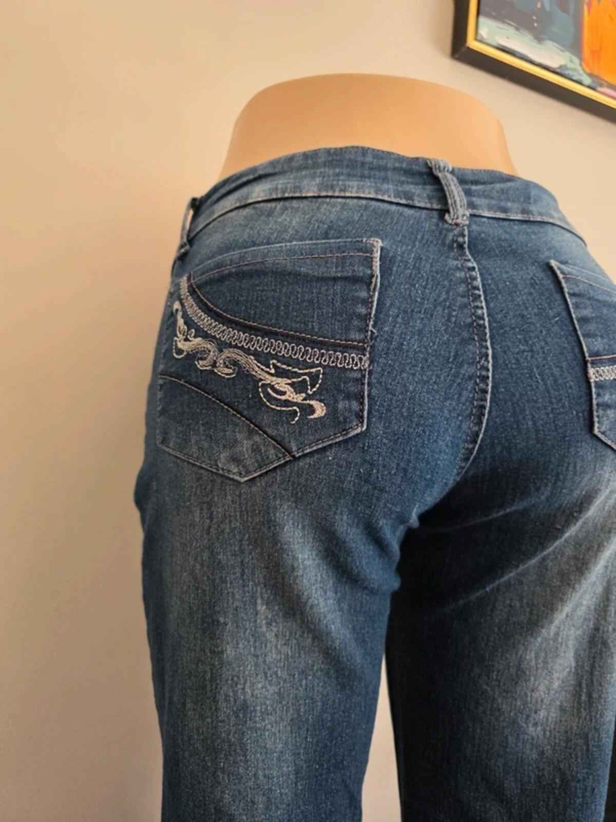 Anita Mid Rise Bootcut Jeans UK Size 14 Petite