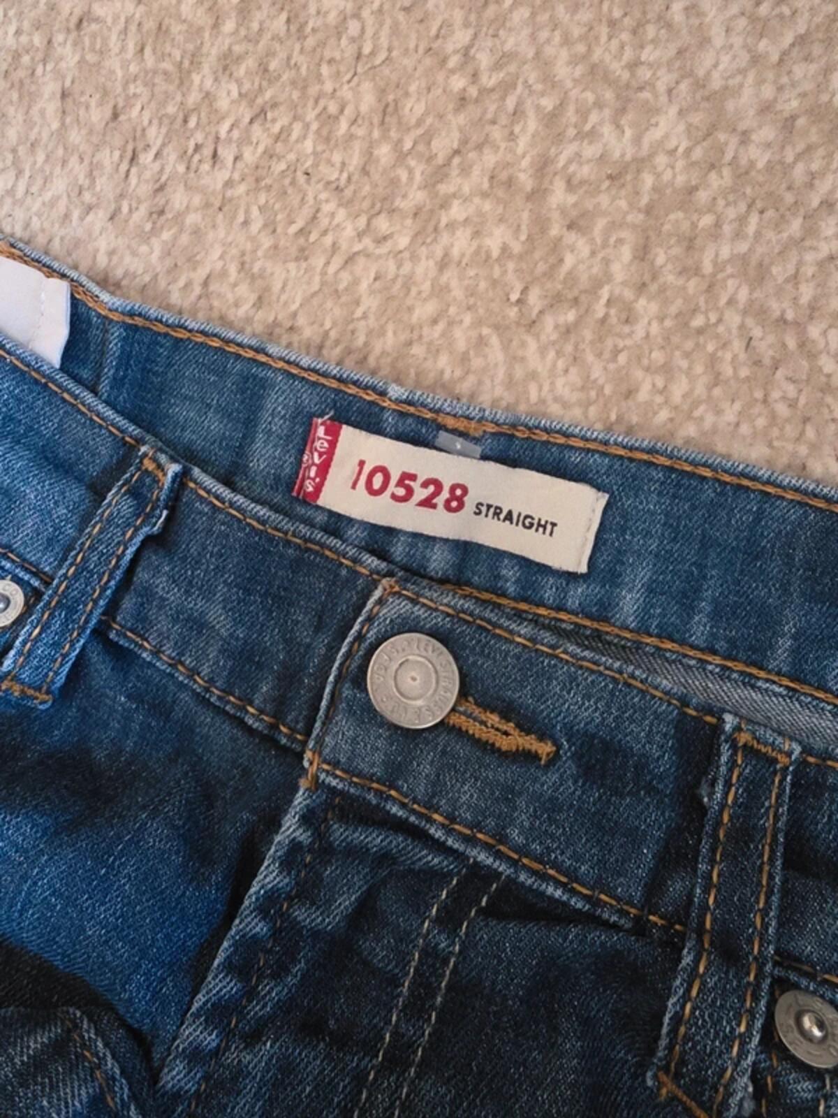 Vintage Y2K Levi’s 10528 Low Rise Straight Leg Jeans UK Size 8