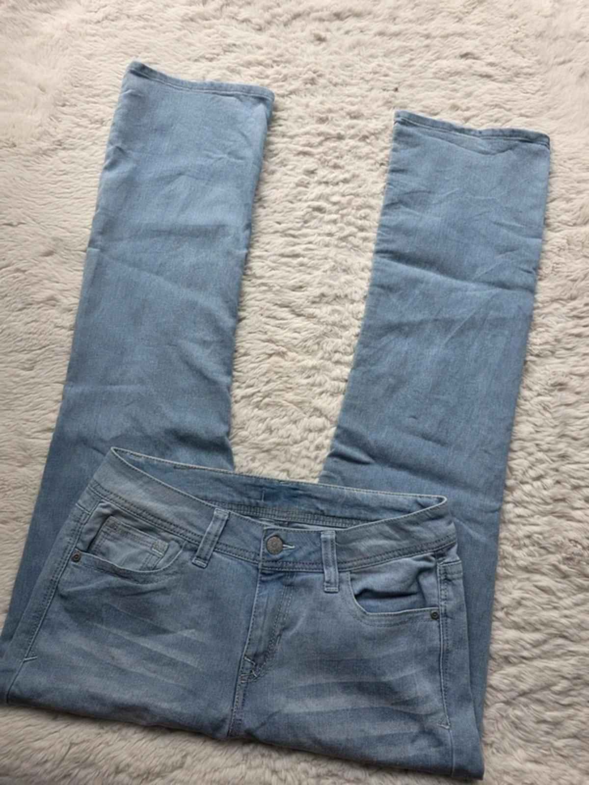 Vintage Y2K Light Wash Mid Rise Bootcut Jeans Soft Blue Denim UK 12