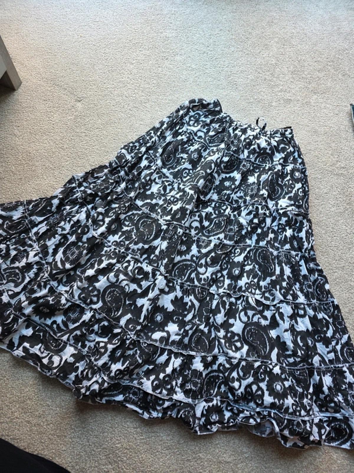 Vintage Y2K Jane Ashley Black & White Paisley Tiered Skirt UK Size 10–12