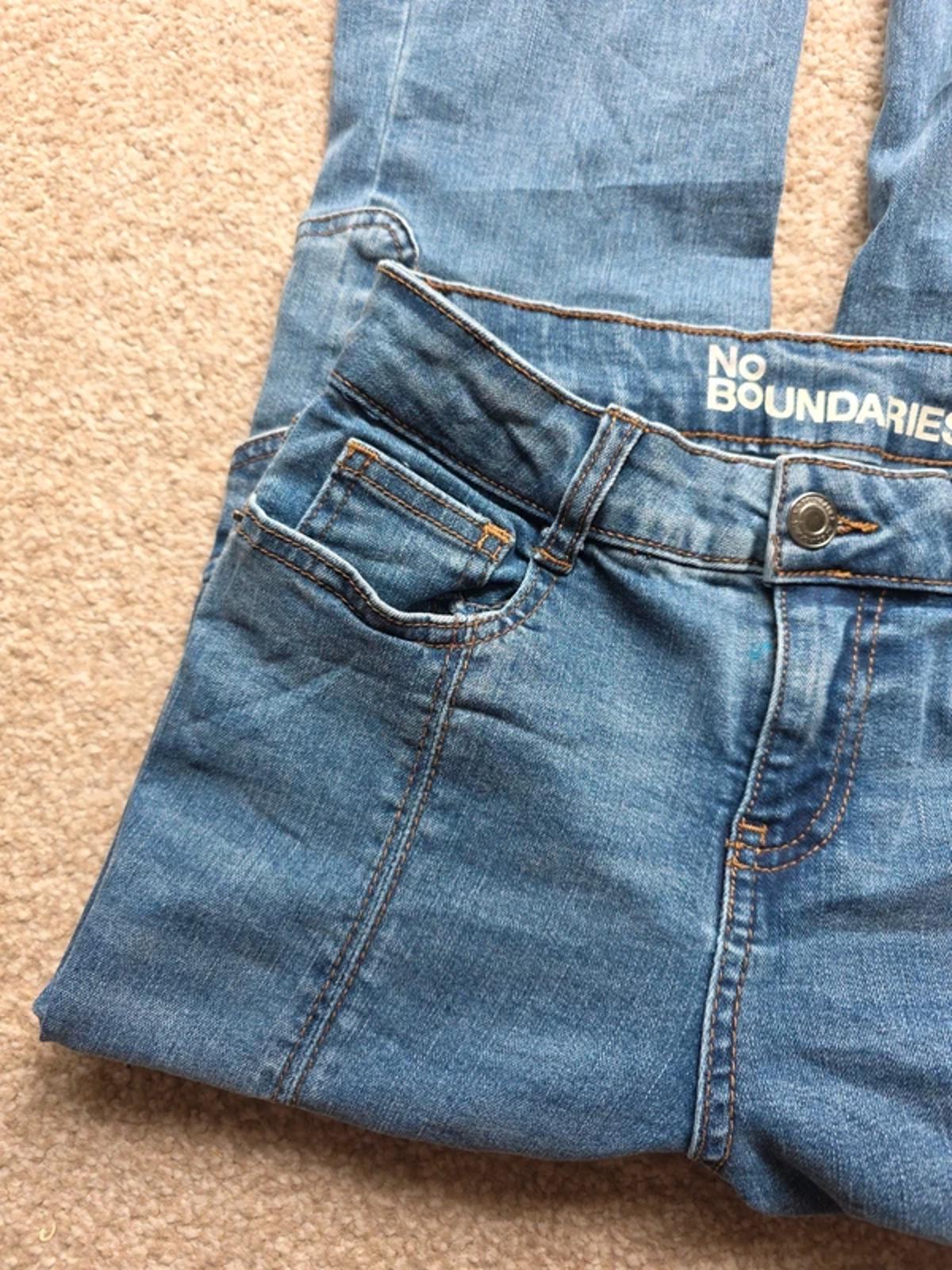 Vintage Y2K Mid Rise No Boundaries Cargo Flare Jeans UK Size 6 .