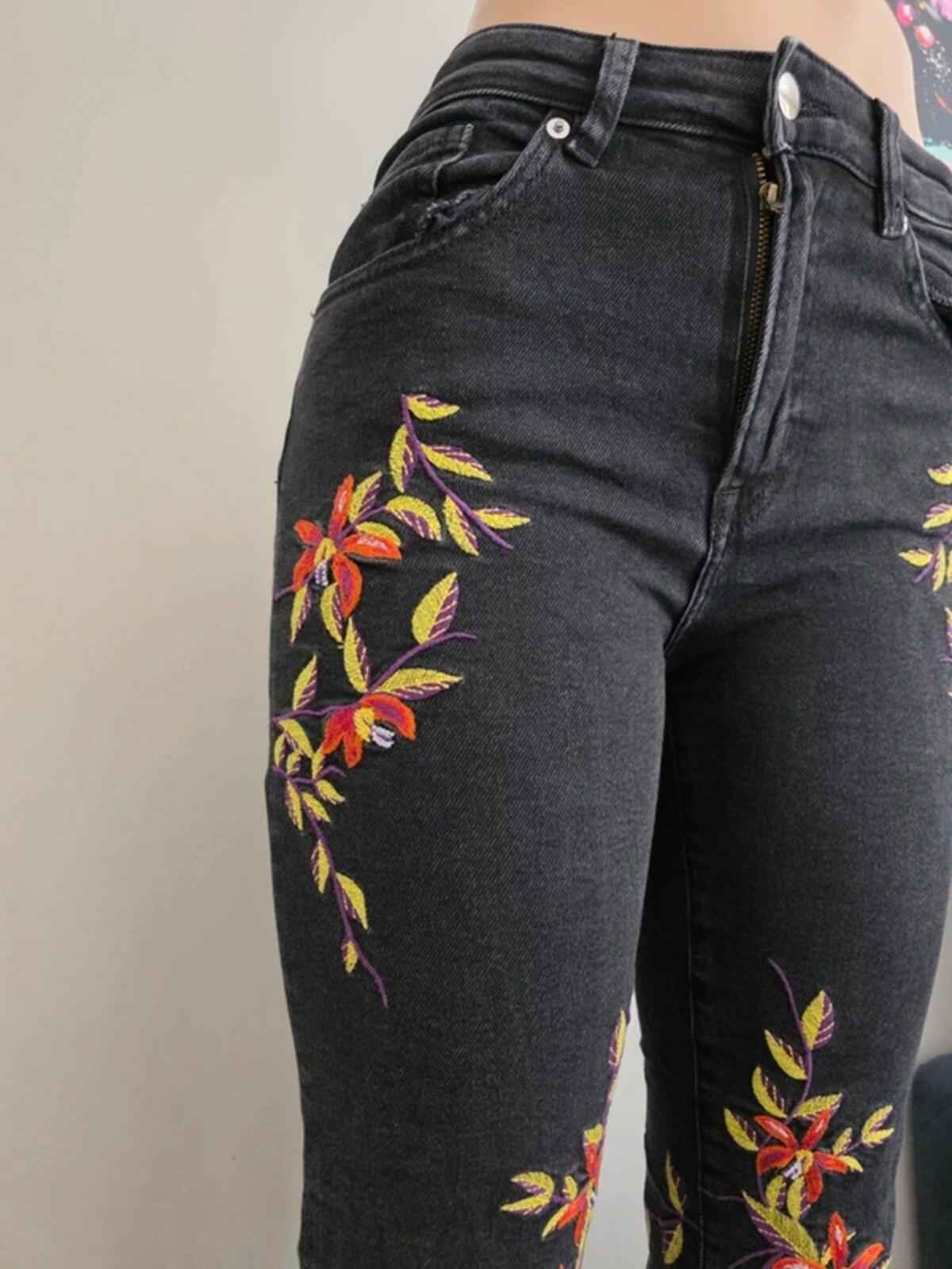 H&M Vintage Y2K High Rise Embroidered Jeans UK Size 6 Petite