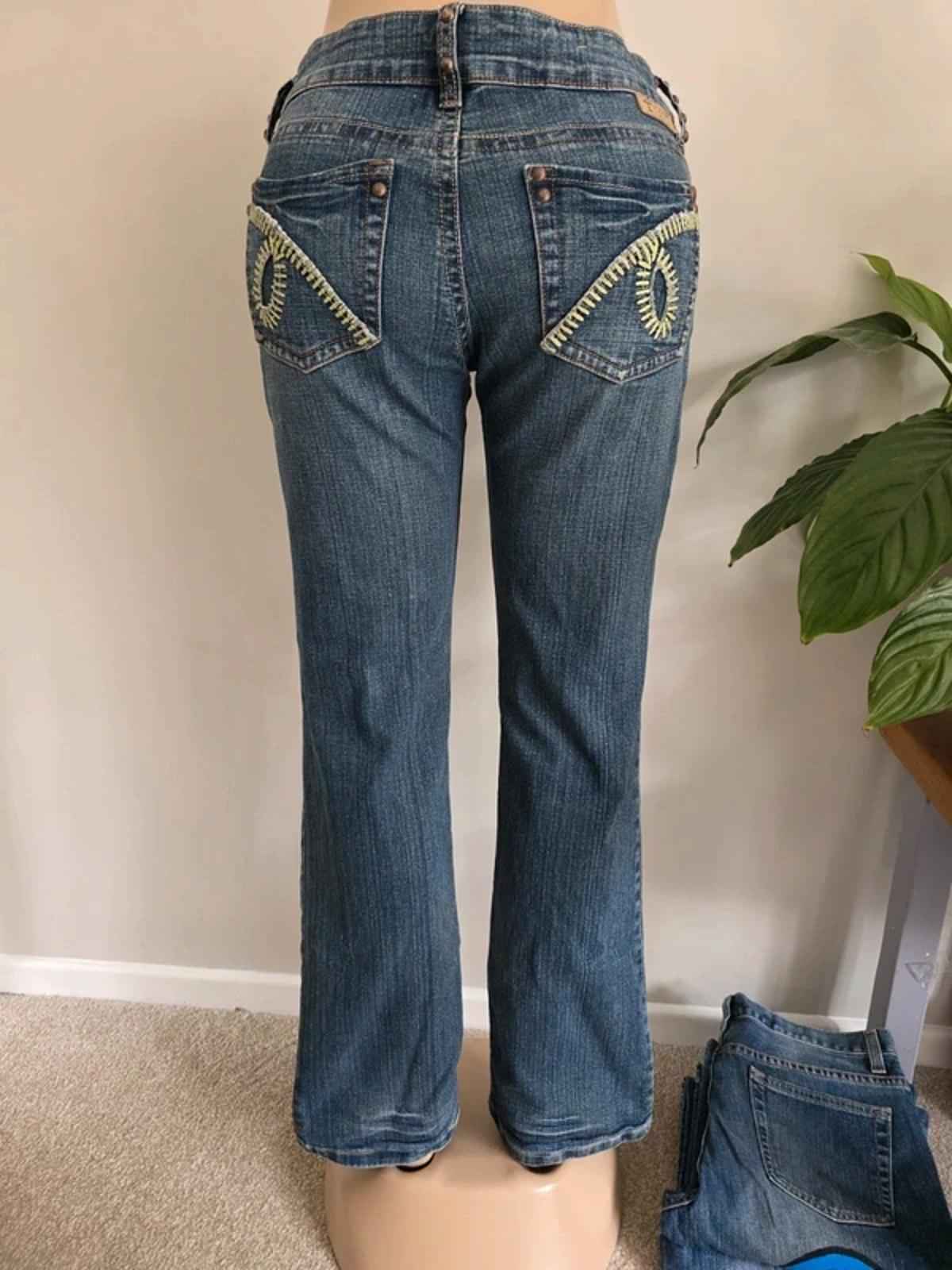 Vintage Y2K Cowgirl Tuff Co Gypsy Mid Rise Bootcut Jeans Western Stitch Detail UK 12