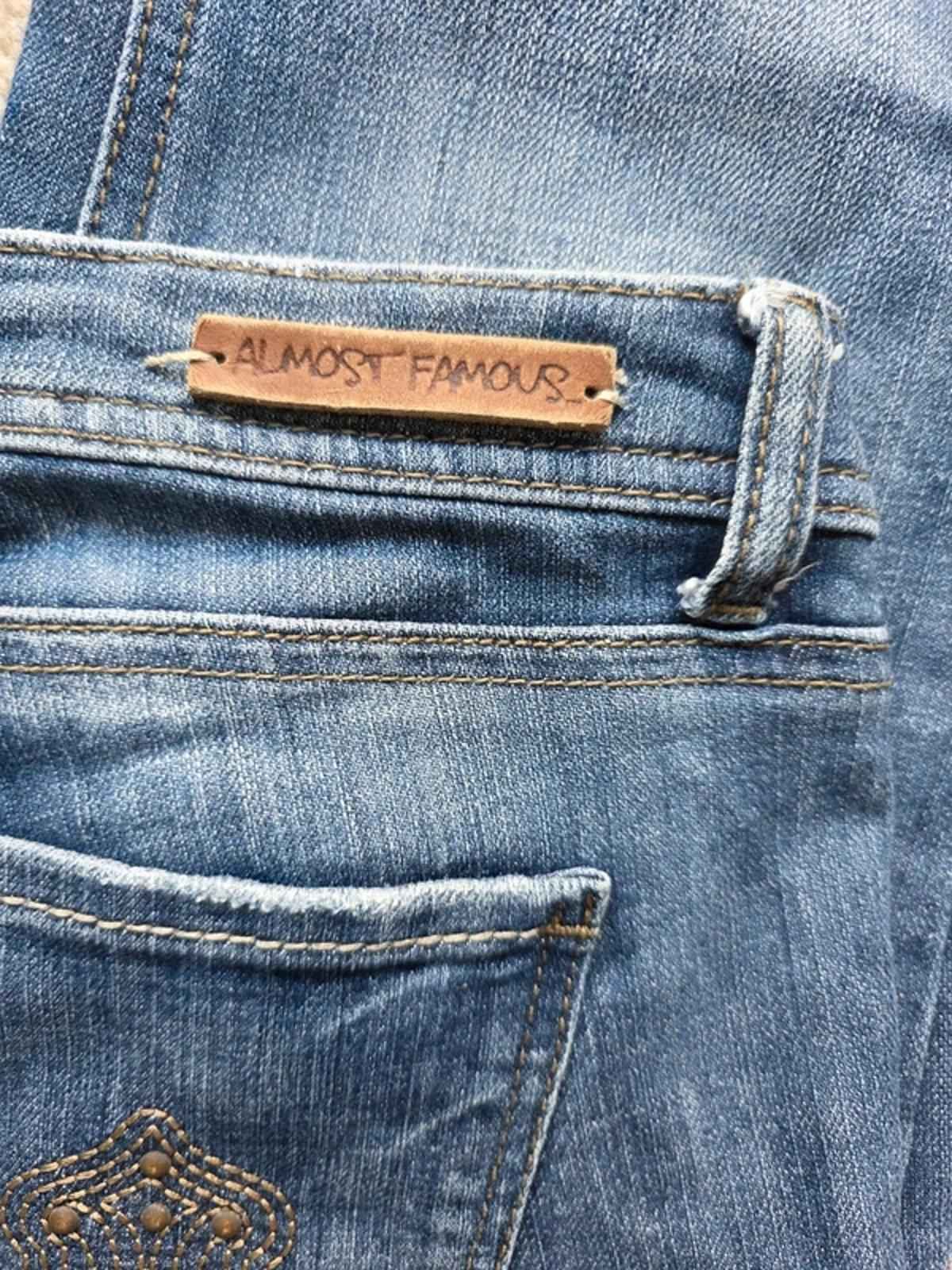 Y2k Almost Famous bootcut jeans size 8