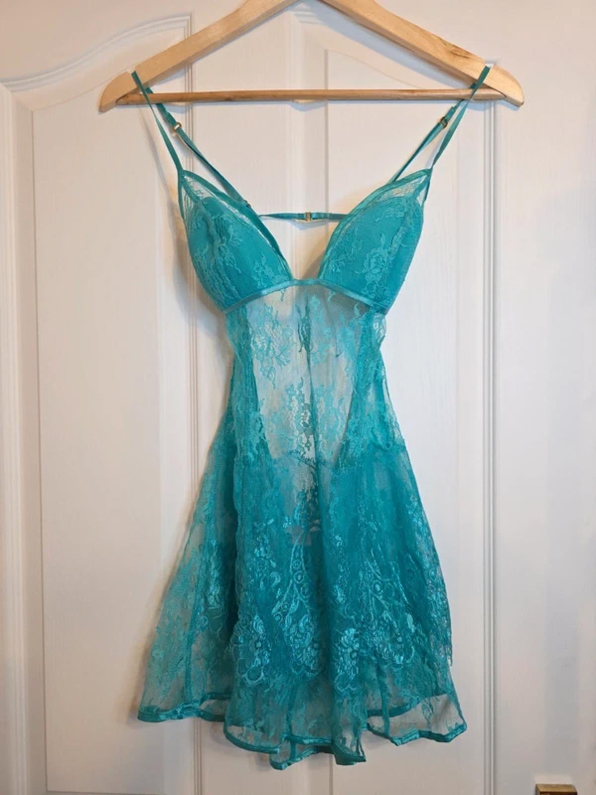 Victoria’s Secret “Very Sexy” Teal Lace Babydoll Nightdress Size S