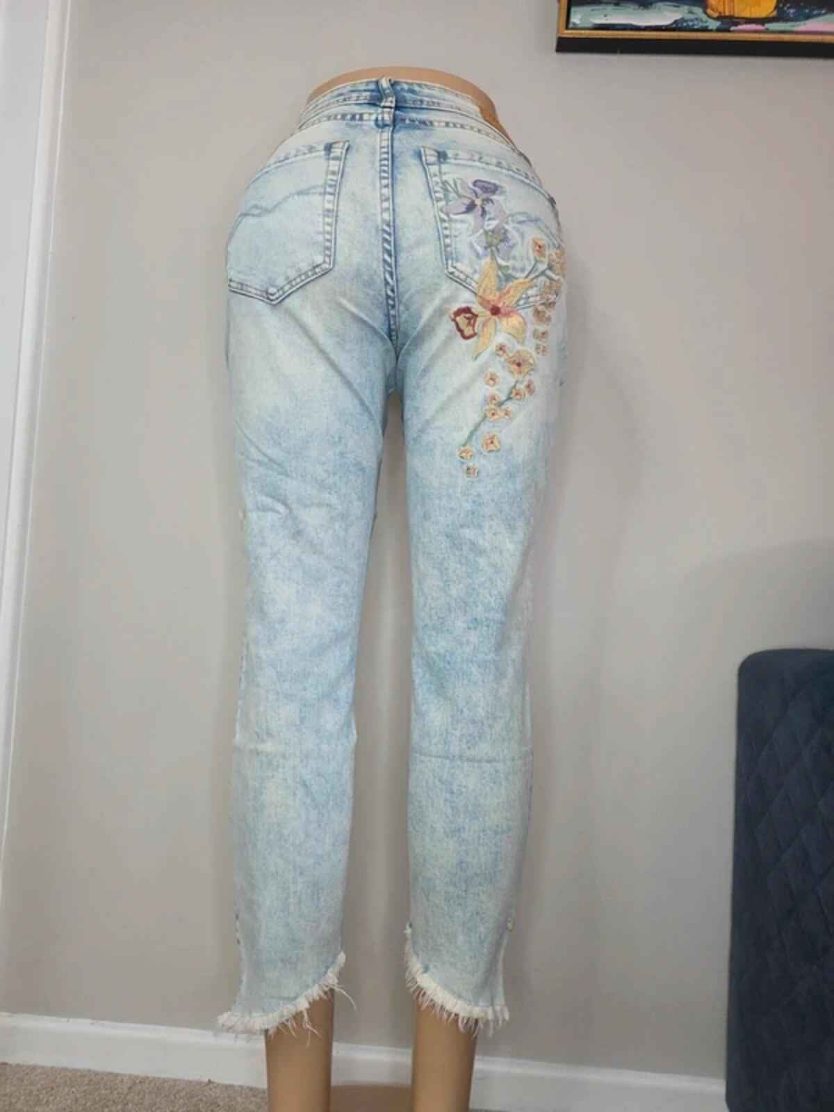 Cream Mid Rise Cropped Embroidered Jeans UK Size 8