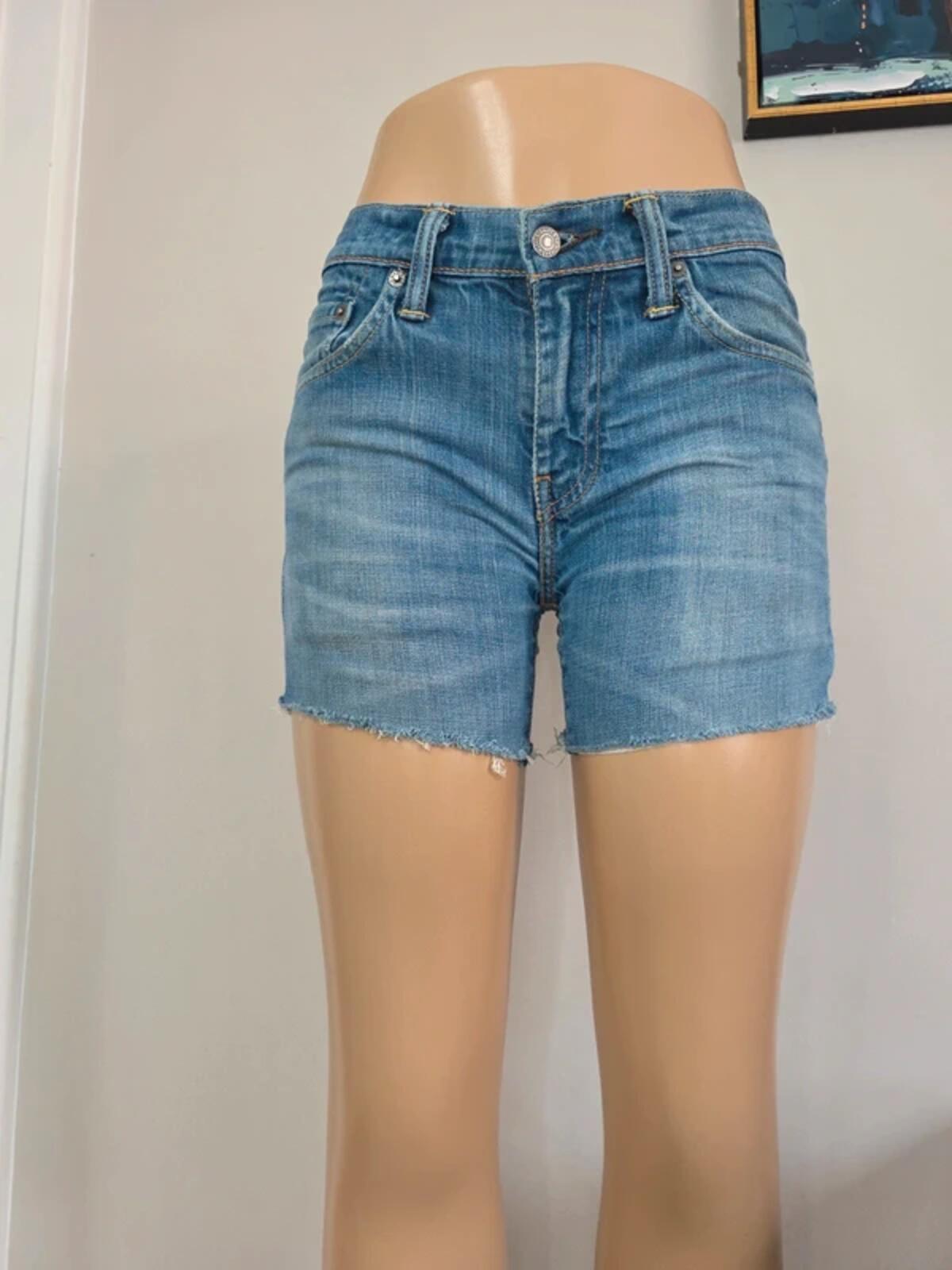 Levi's Mid Rise Denim Shorts UK Size 8
