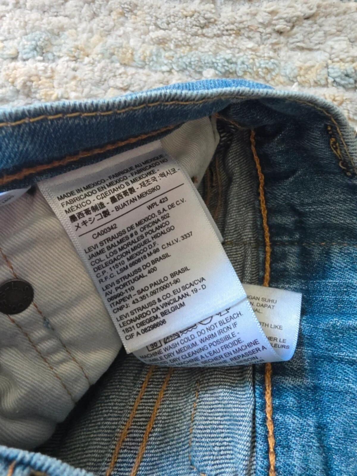 Levi's Mid Rise Denim Shorts UK Size 8