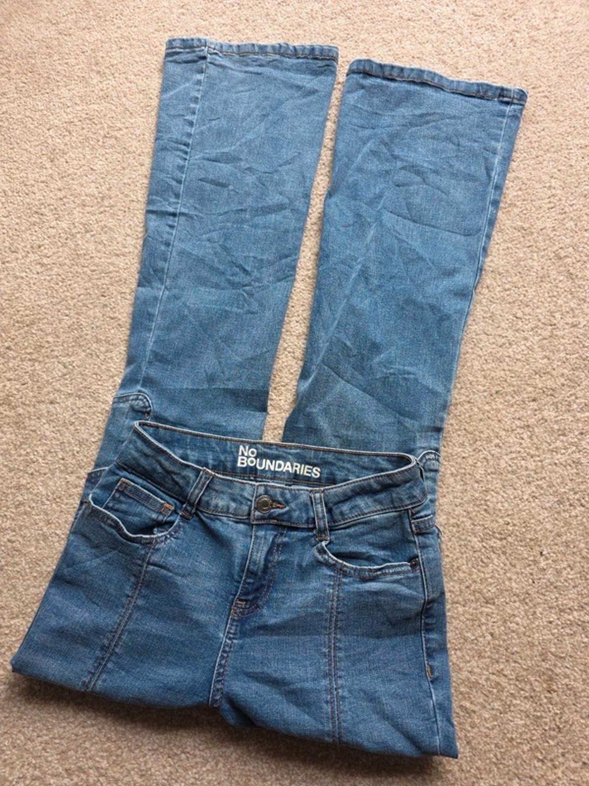 Vintage Y2K Mid Rise No Boundaries Cargo Flare Jeans UK Size 6 .