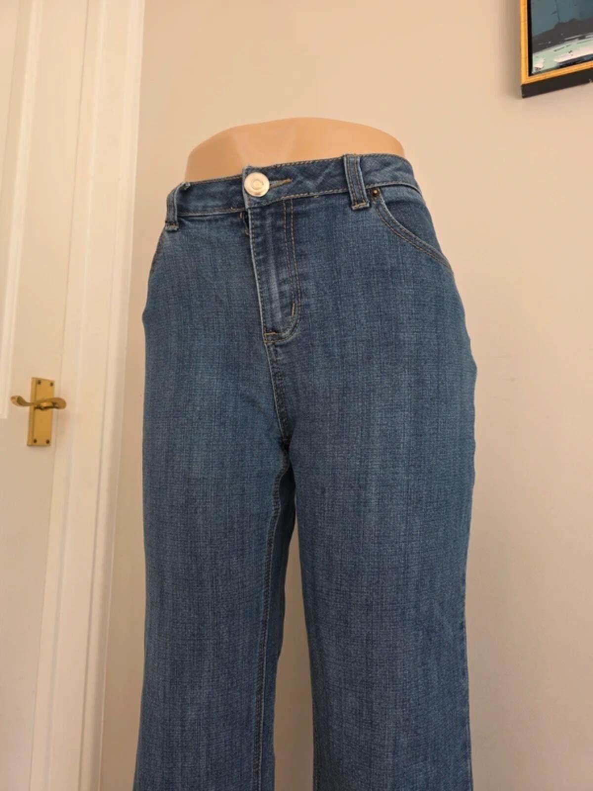 Dressbarn Petite Mid Rise Wide Bootcut Jeans UK Size 12 Petite