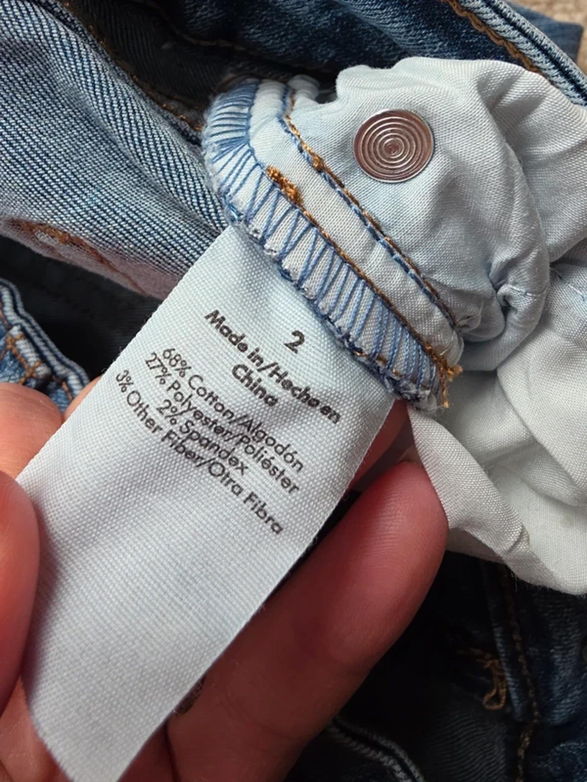 Vintage Y2K Mid Rise No Boundaries Cargo Flare Jeans UK Size 6 .