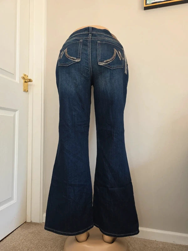 Maurices Mid Rise Relaxed Bootcut Jeans UK Size 14 Petite