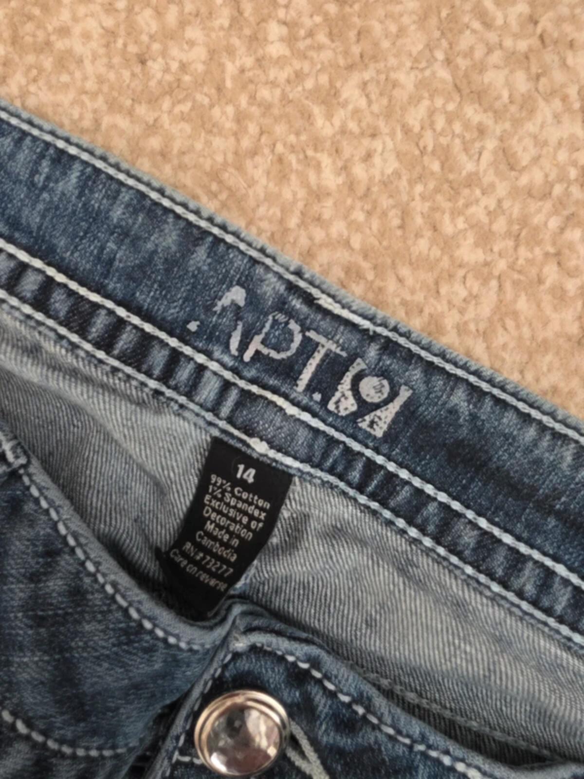 APT.9 Mid Rise Bootcut Jeans UK Size 14/16 petite