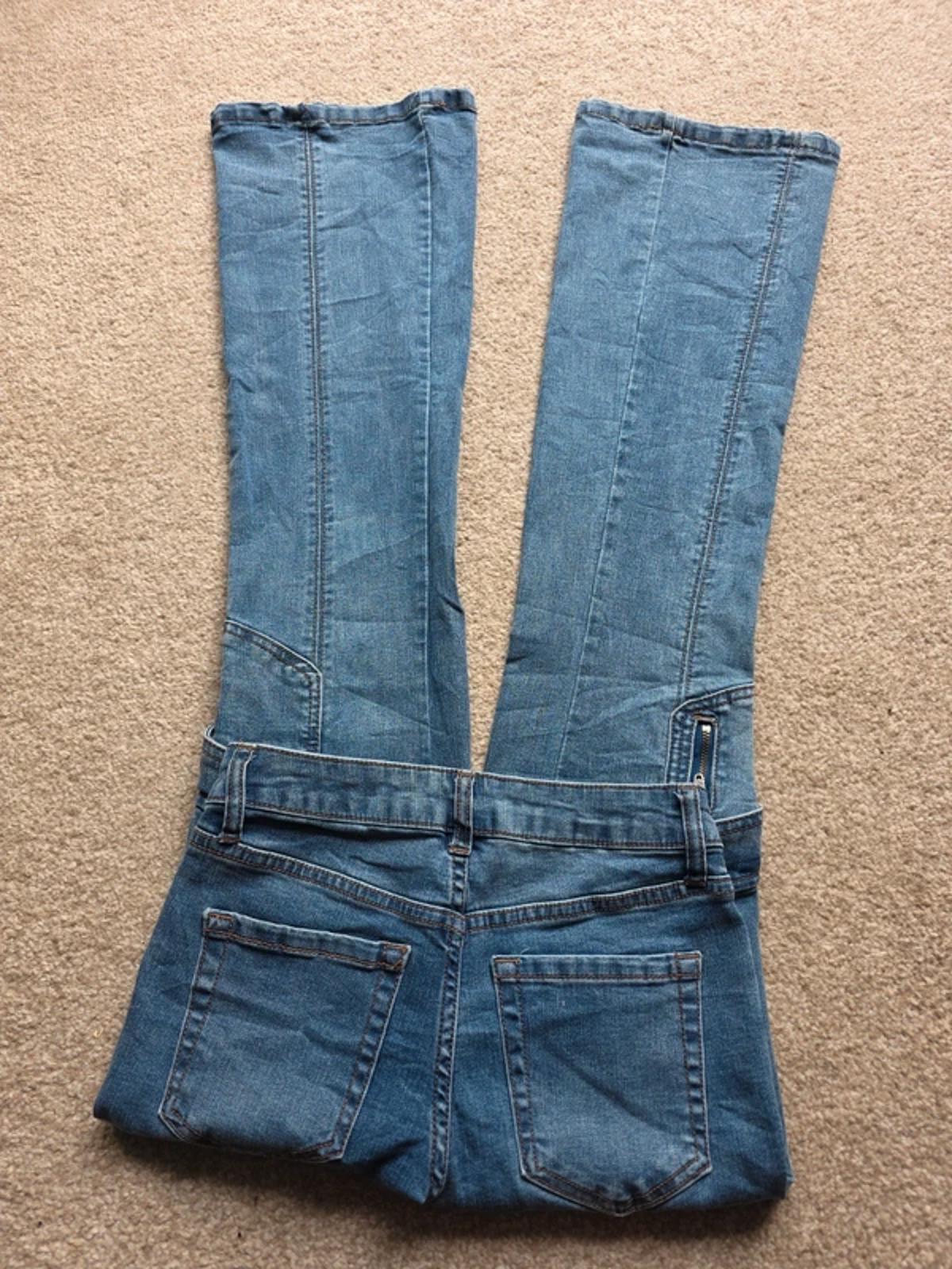 Vintage Y2K Mid Rise No Boundaries Cargo Flare Jeans UK Size 6 .