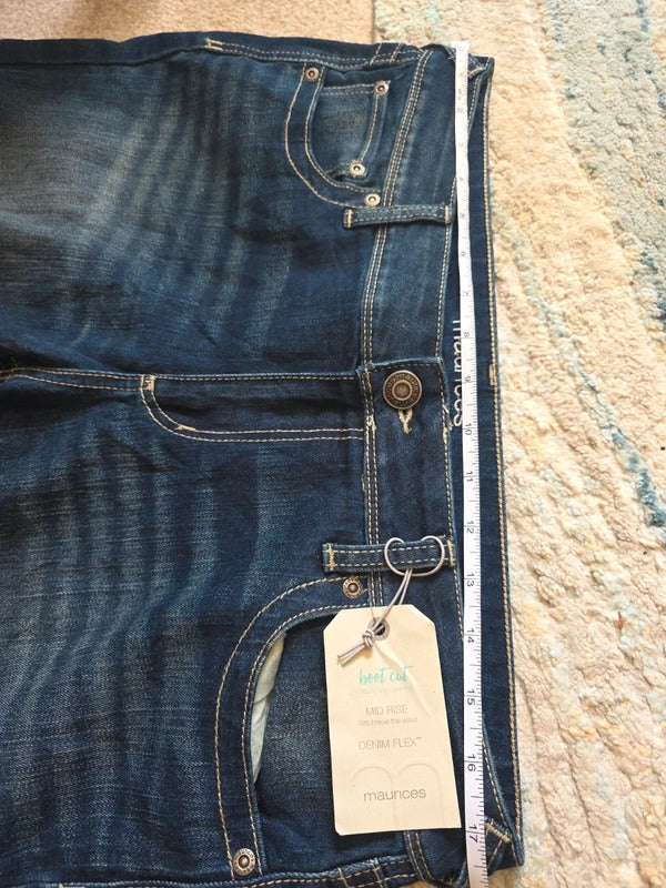 Maurices Mid Rise Relaxed Bootcut Jeans UK Size 14 Petite