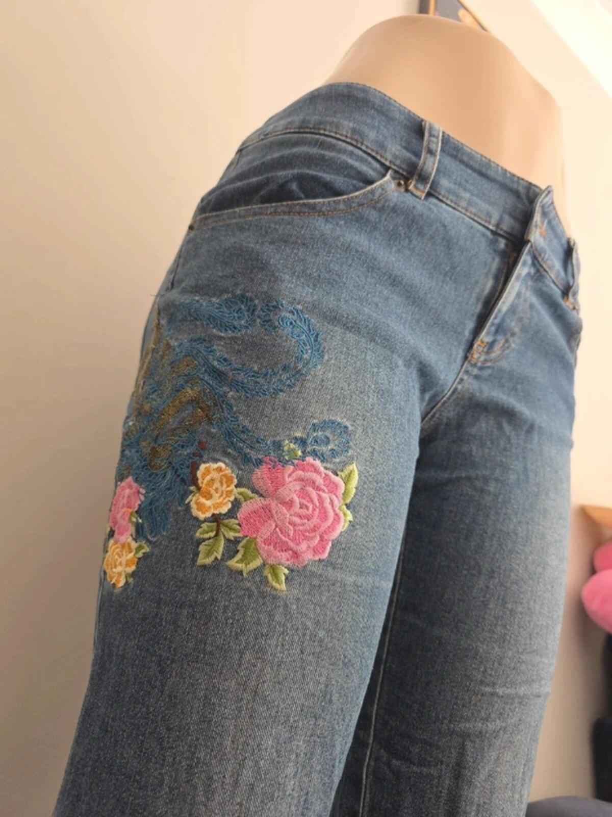 Moss Club Low Rise Embroidered Vintage Y2K Jeans UK Size 8